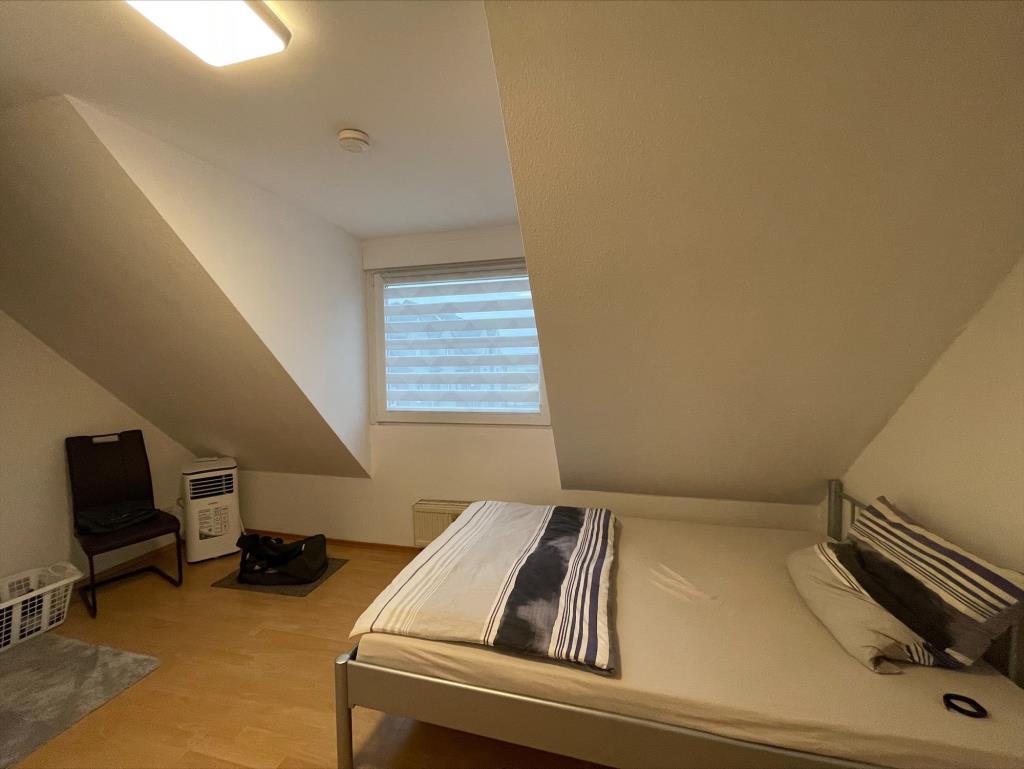 A1836 gut geschnittene Dachgeschoßwohnung mit Balkon - Foto 3